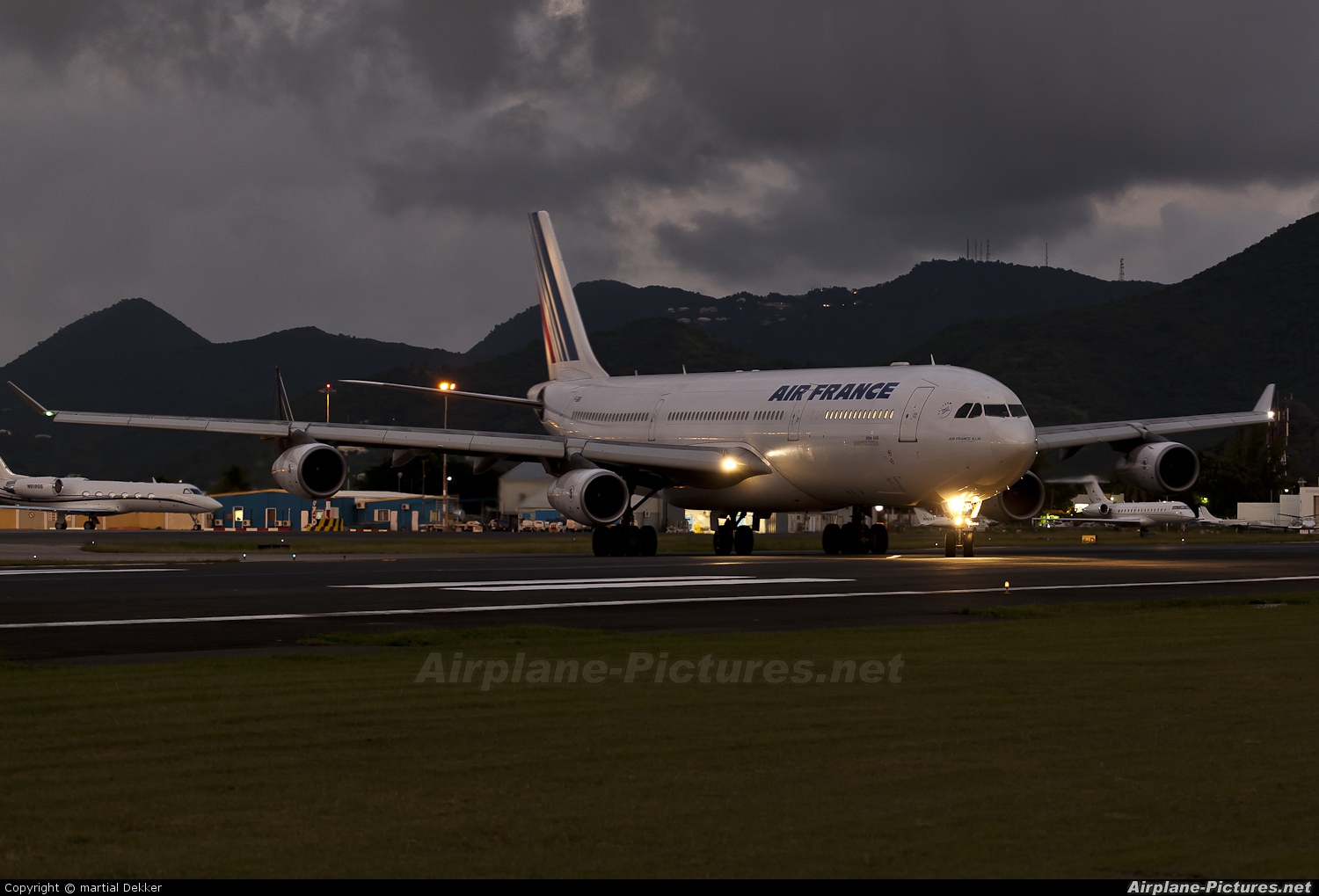 Air France F-GNII aircraft at Sint Maarten - Princess Juliana Intl