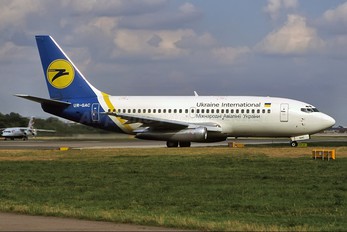 UR-GAC - Ukraine International Airlines Boeing 737-200