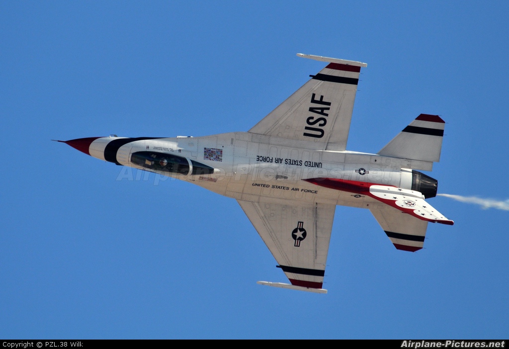 USA - Air Force : Thunderbirds 92-3888 aircraft at Nellis AFB