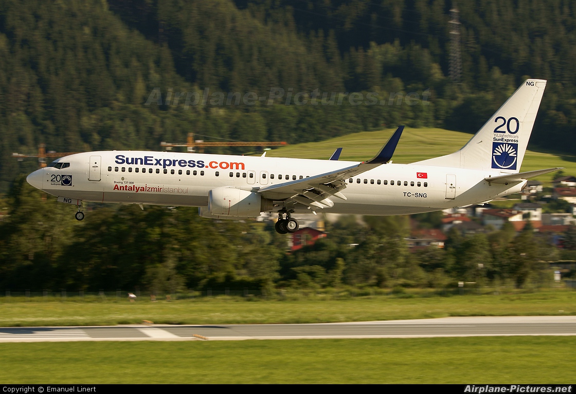 SunExpress TC-SNG aircraft at Innsbruck