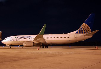 N76516 - Continental Airlines Boeing 737-800