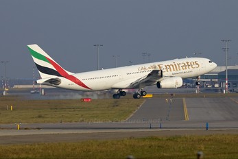 A6-EKZ - Emirates Airlines Airbus A330-200