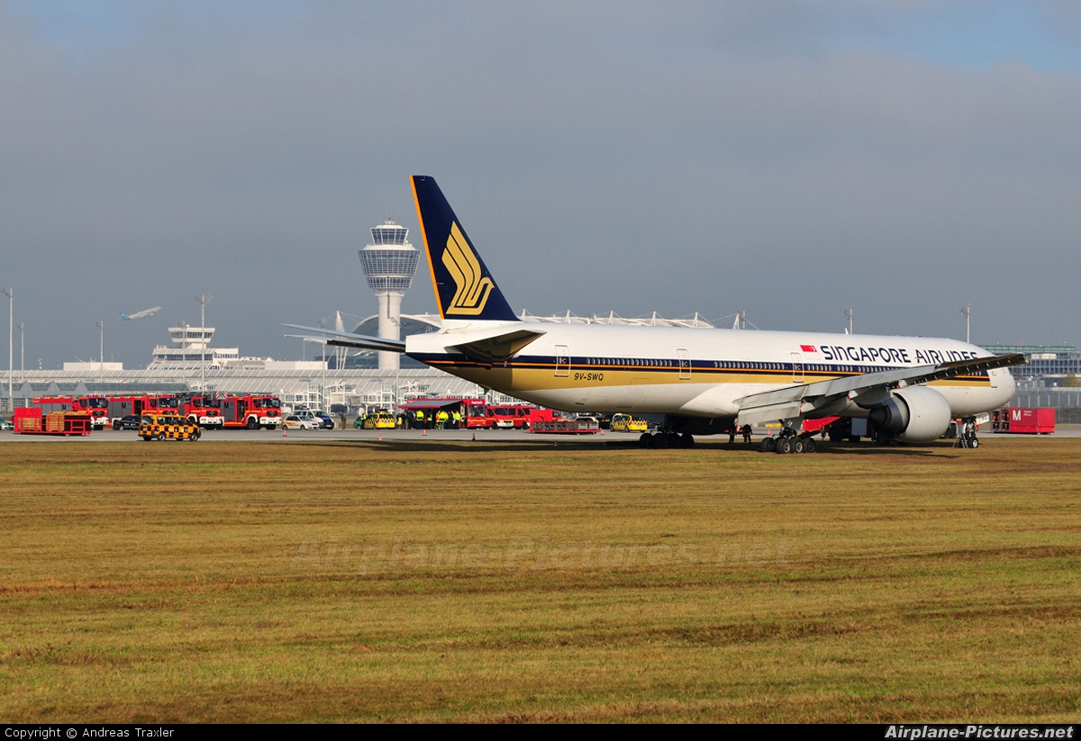 Singapore Airlines 9V-SWQ aircraft at Munich