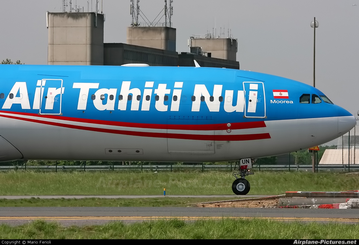 Air Tahiti Nui F-OSUN aircraft at Paris - Charles de Gaulle