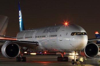 ZK-OKM - Air New Zealand Boeing 777-300ER