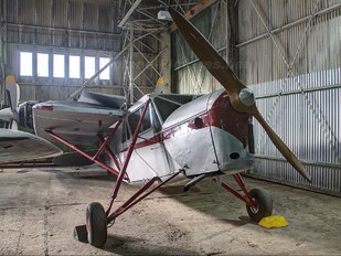 VH-UQB - Private de Havilland DH. 80 Puss Moth