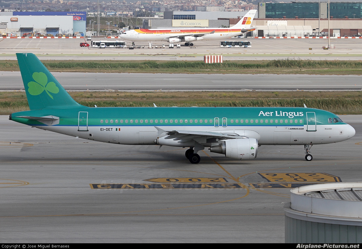 Aer Lingus EI-DET aircraft at Barcelona - El Prat