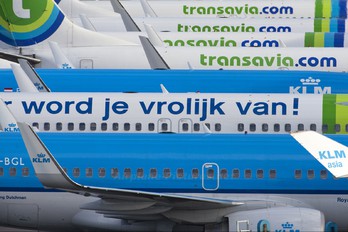PH-BGL - KLM Boeing 737-700