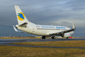 UR-AAL - Aerosvit - Ukrainian Airlines Boeing 737-500