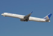 United Airlines N78866 image