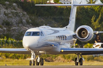 N624N - Private Gulfstream Aerospace G-V, G-V-SP, G500, G550