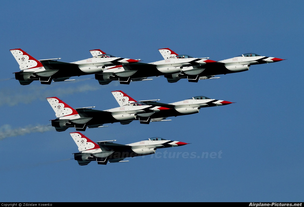 USA - Air Force : Thunderbirds - aircraft at Off Airport - Italy