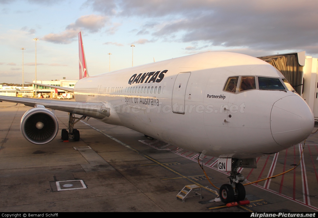 QANTAS VH-OGN aircraft at Melbourne Intl, VIC