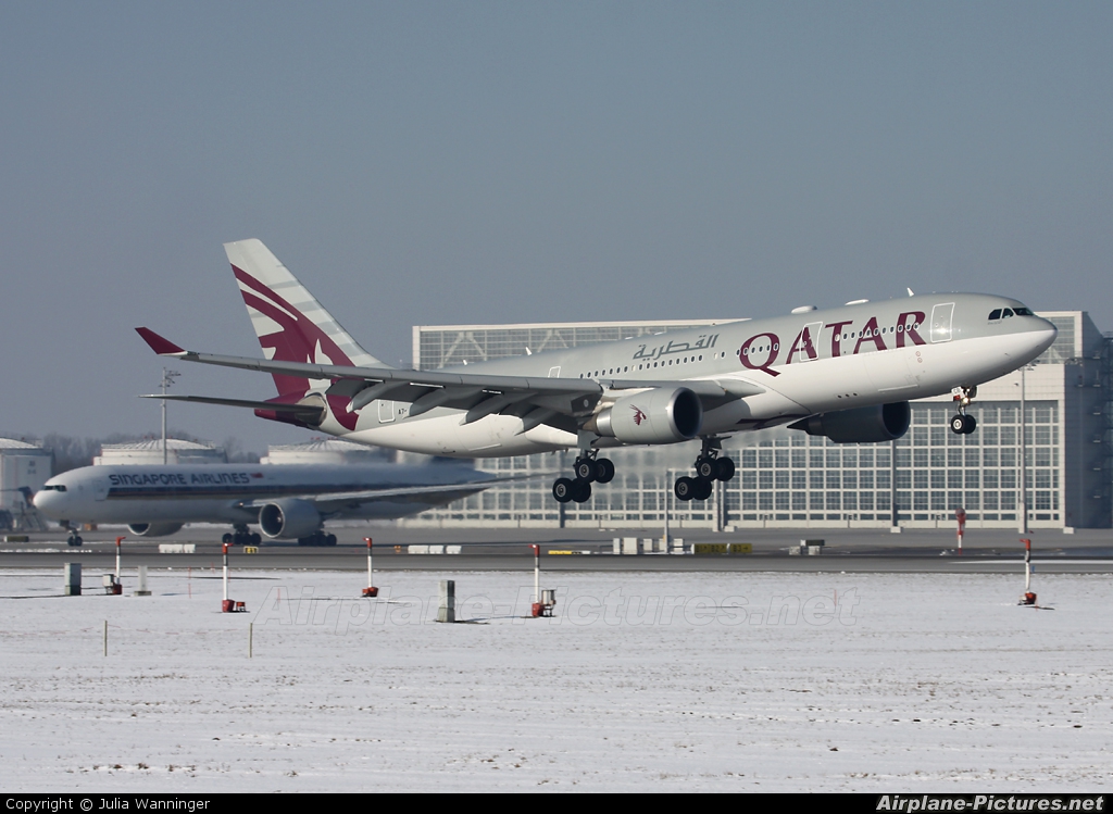 Qatar Airways A7-ACB aircraft at Munich