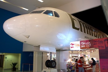 - - Emirates Airlines Fokker 100