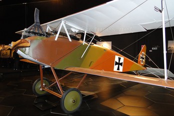 - - Germany - Imperial Air Force (WW1) Halberstabt D.VI