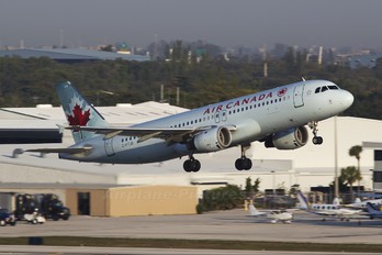 C-FTJR - Air Canada Airbus A320