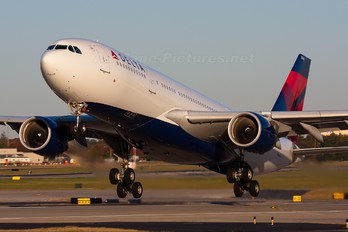 N861NW - Delta Air Lines Airbus A330-200