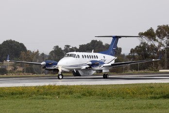 5Y-RIS - Private Beechcraft 300 King Air