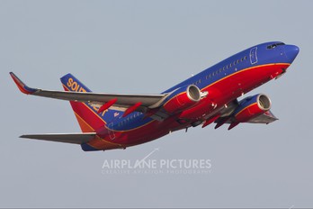 N708SW - Southwest Airlines Boeing 737-700