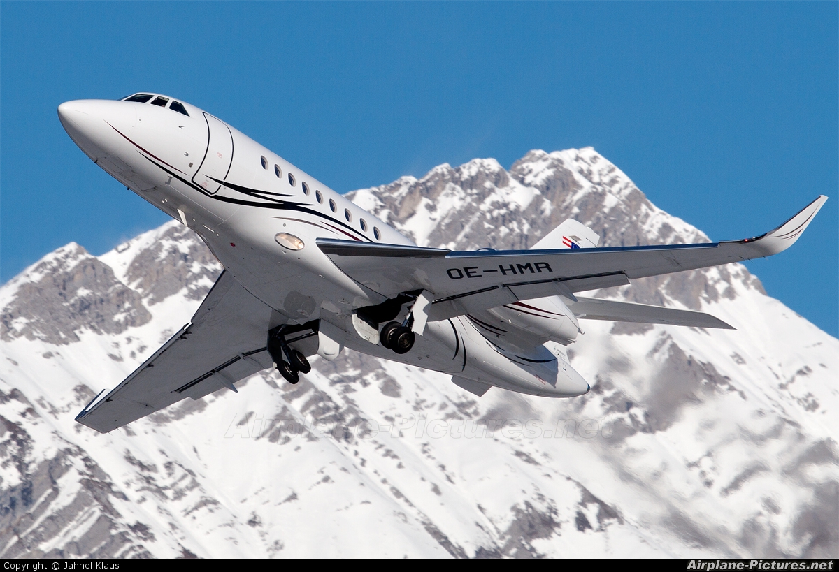 Private OE-HMR aircraft at Innsbruck