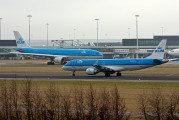 KLM Cityhopper PH-EZS image