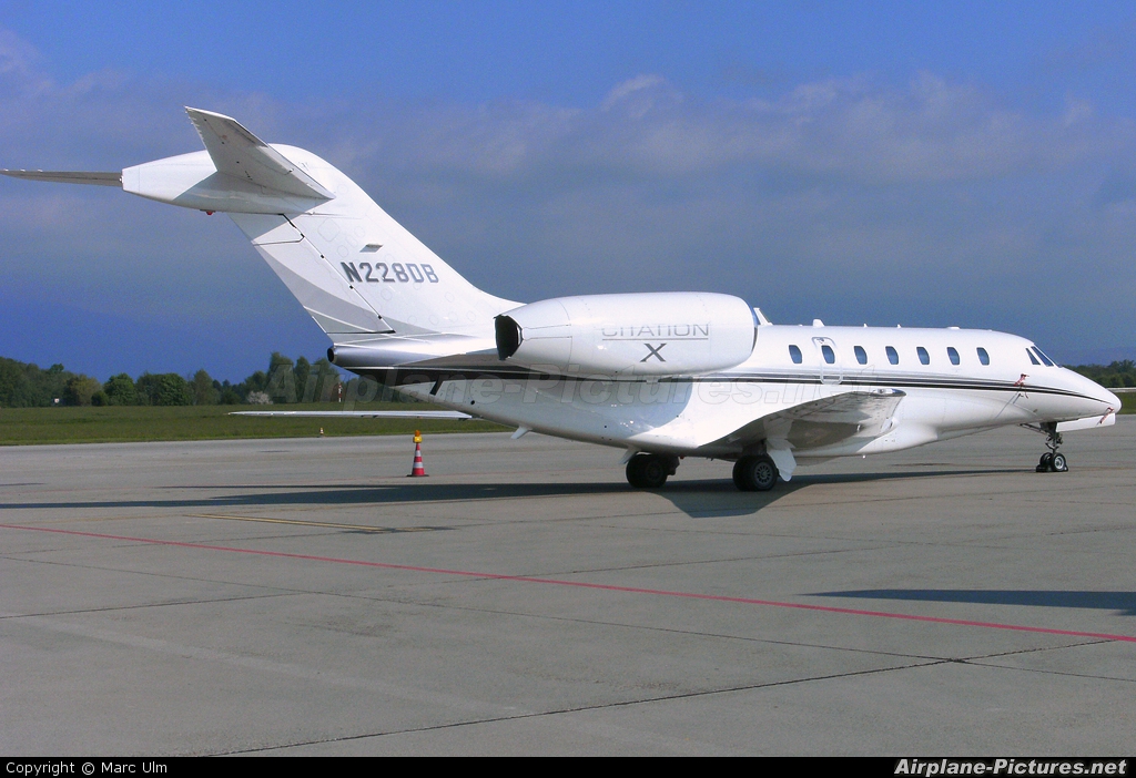Private N228DB aircraft at Geneva Intl