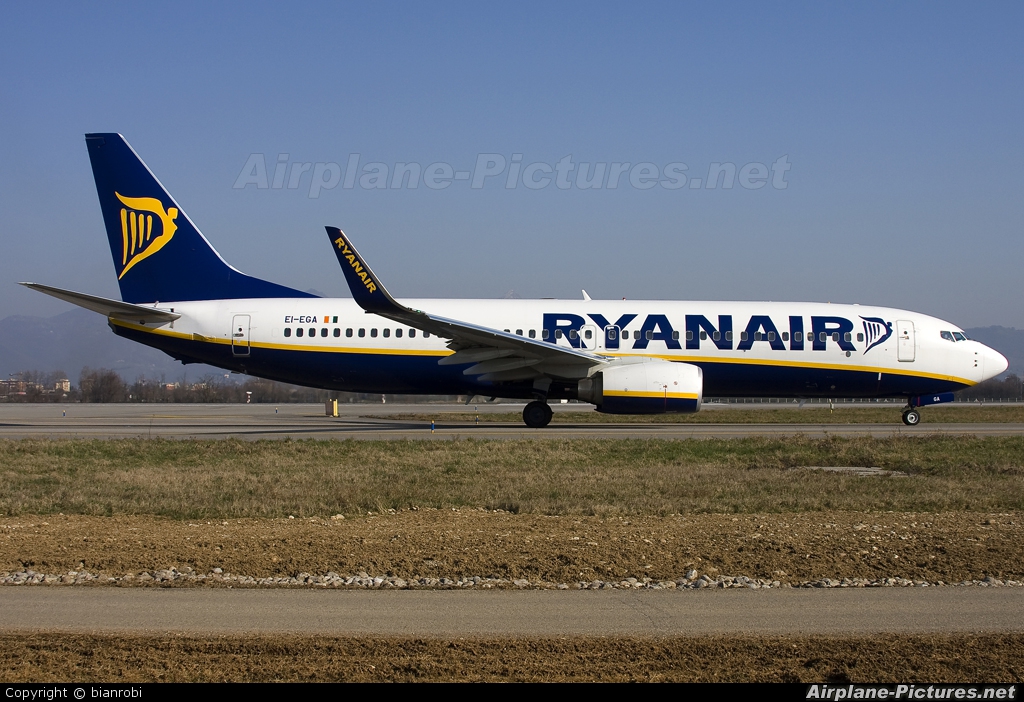 Ryanair EI-EGA aircraft at Bergamo - Orio al Serio