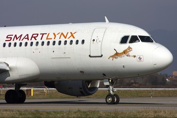 YL-LCD - SmartLynx Airbus A320