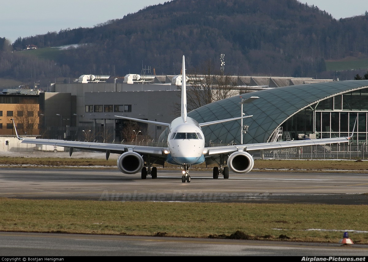 Flybe G-FBEI aircraft at Salzburg