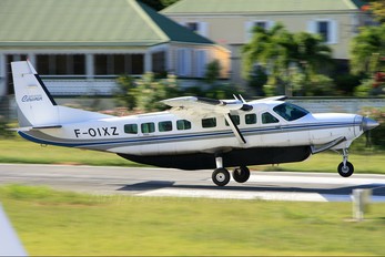 F-OIXZ - Private Cessna 208 Caravan