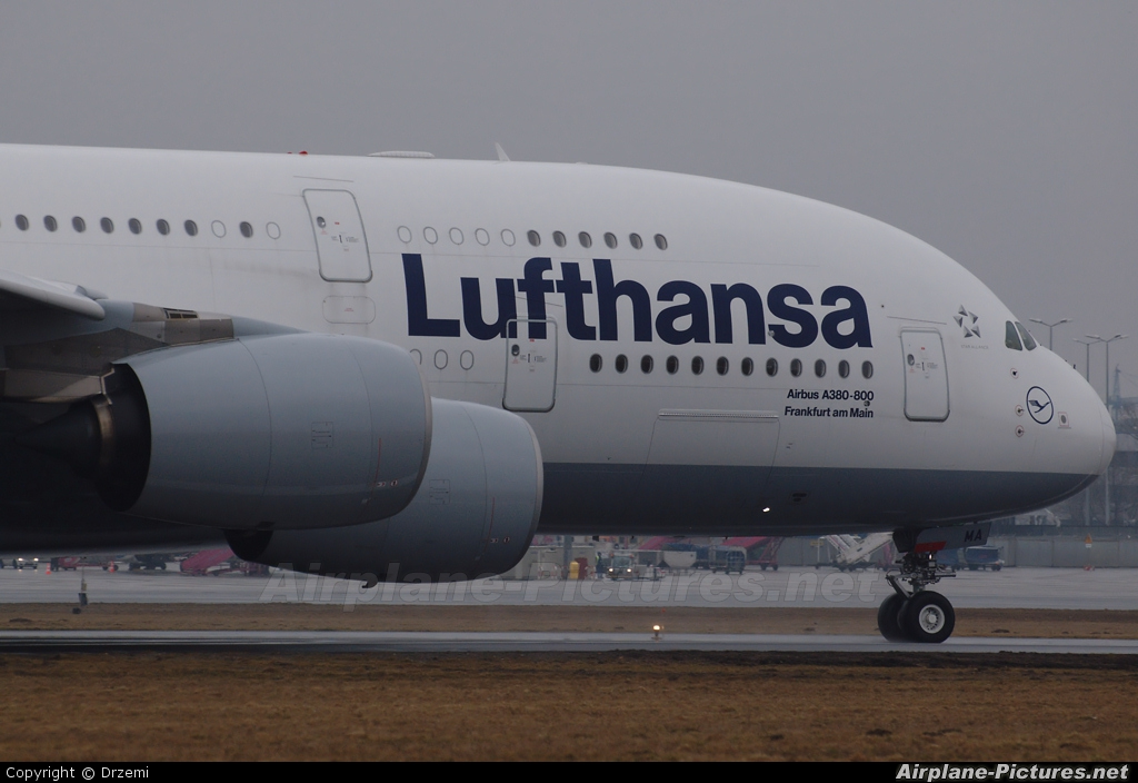 Lufthansa D-AIMA aircraft at Warsaw - Frederic Chopin