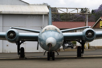 457 - South Africa - Air Force English Electric Canberra T. 4