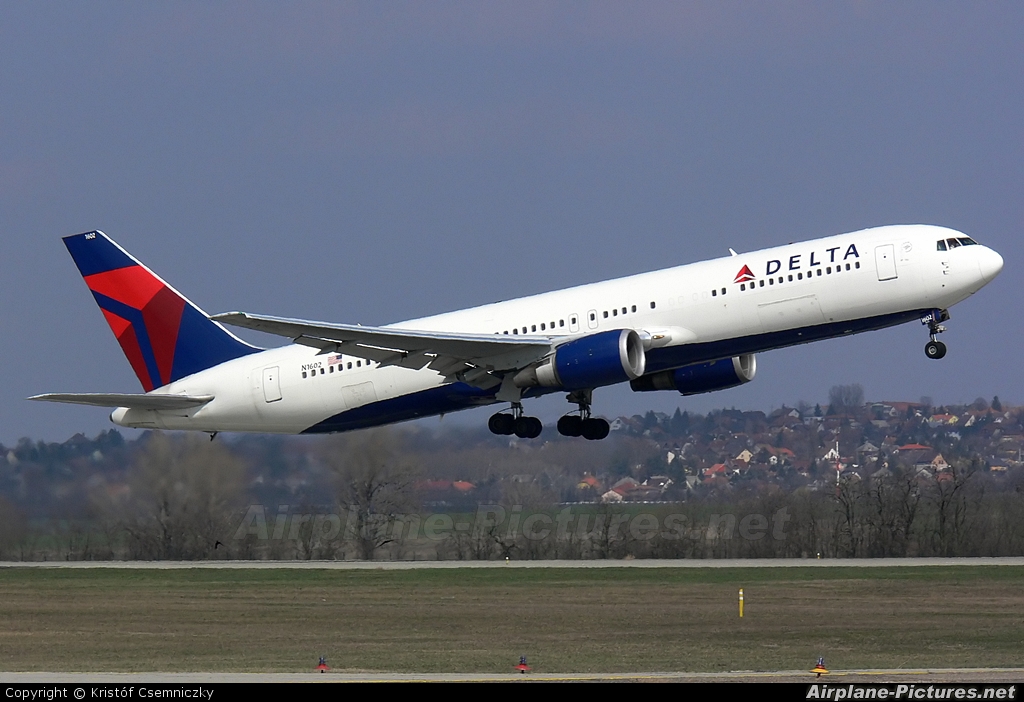 Delta Air Lines N1602 aircraft at Budapest Ferenc Liszt International Airport