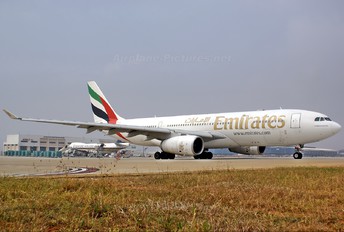 A6-EKX - Emirates Airlines Airbus A330-200