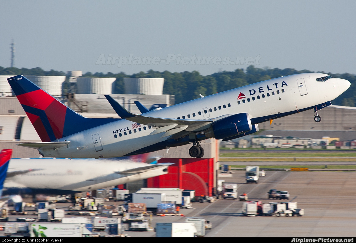 N309DE - Delta Air Lines Boeing 737-700 at Atlanta - Hartsfield-Jackson  Intl | Photo ID 124593 | Airplane-Pictures.net