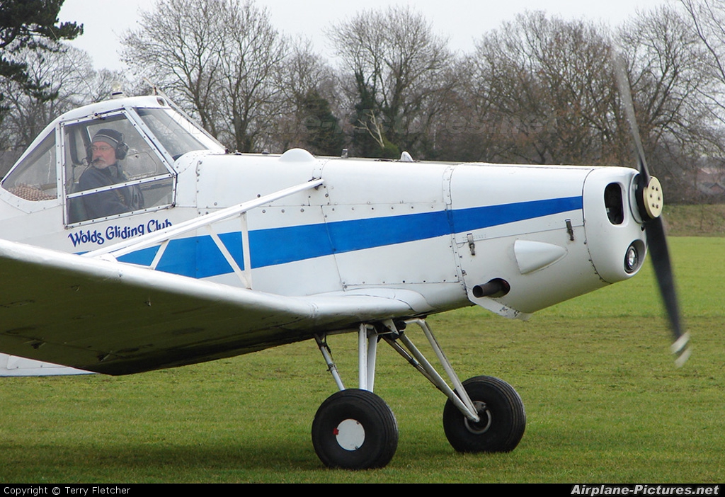 Private G-AXED aircraft at Pocklington