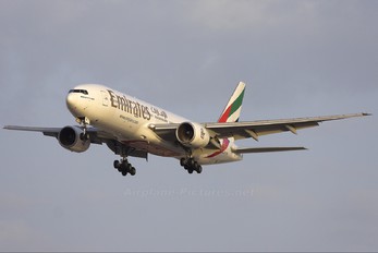 A6-EMI - Emirates Airlines Boeing 777-200