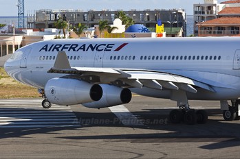 F-GLZN - Air France Airbus A340-300