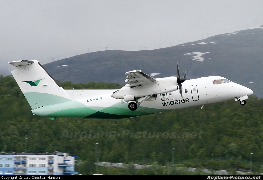Widerøe LN-WIN aircraft at Tromsø