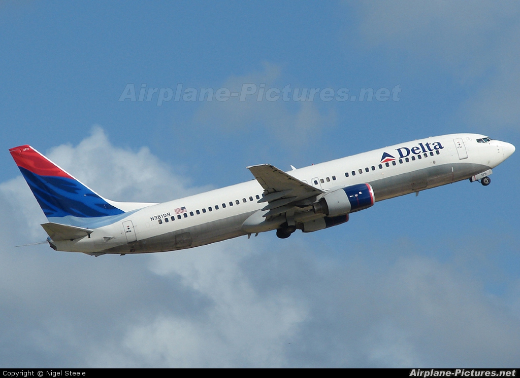 Delta Air Lines N381DN aircraft at Piarco Intl