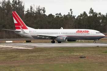 OE-LNK - Lauda Air Boeing 737-800