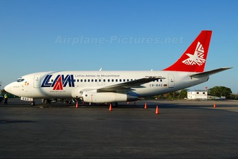 C9-BAO - LAM Boeing 737-200