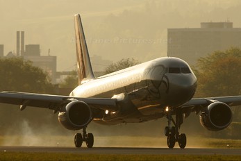 OE-LEB - Niki Airbus A320