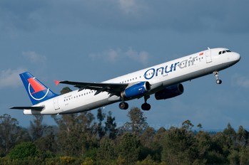 TC-OAF - Onur Air Airbus A321