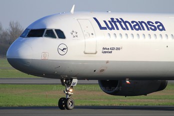 D-AISF - Lufthansa Airbus A321