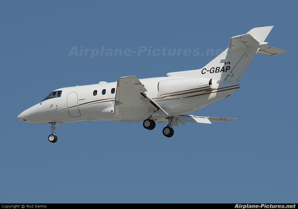 Private C-GBAP aircraft at Palm Springs Intl