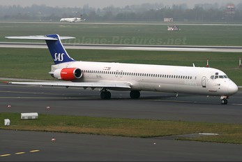 SE-DIL - SAS - Scandinavian Airlines McDonnell Douglas MD-82