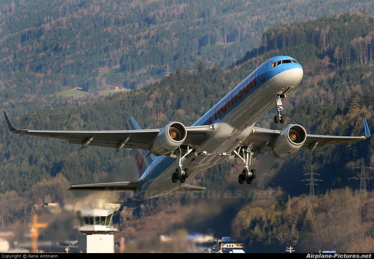 Thomson/Thomsonfly G-CPEV aircraft at Innsbruck