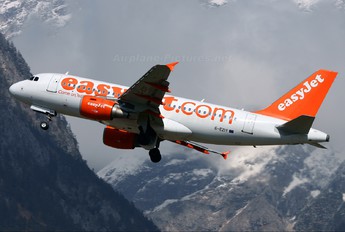 G-EZIY - easyJet Airbus A319